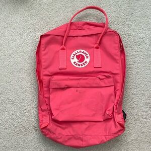 FJALLRAVEN KANKEN backpack coral